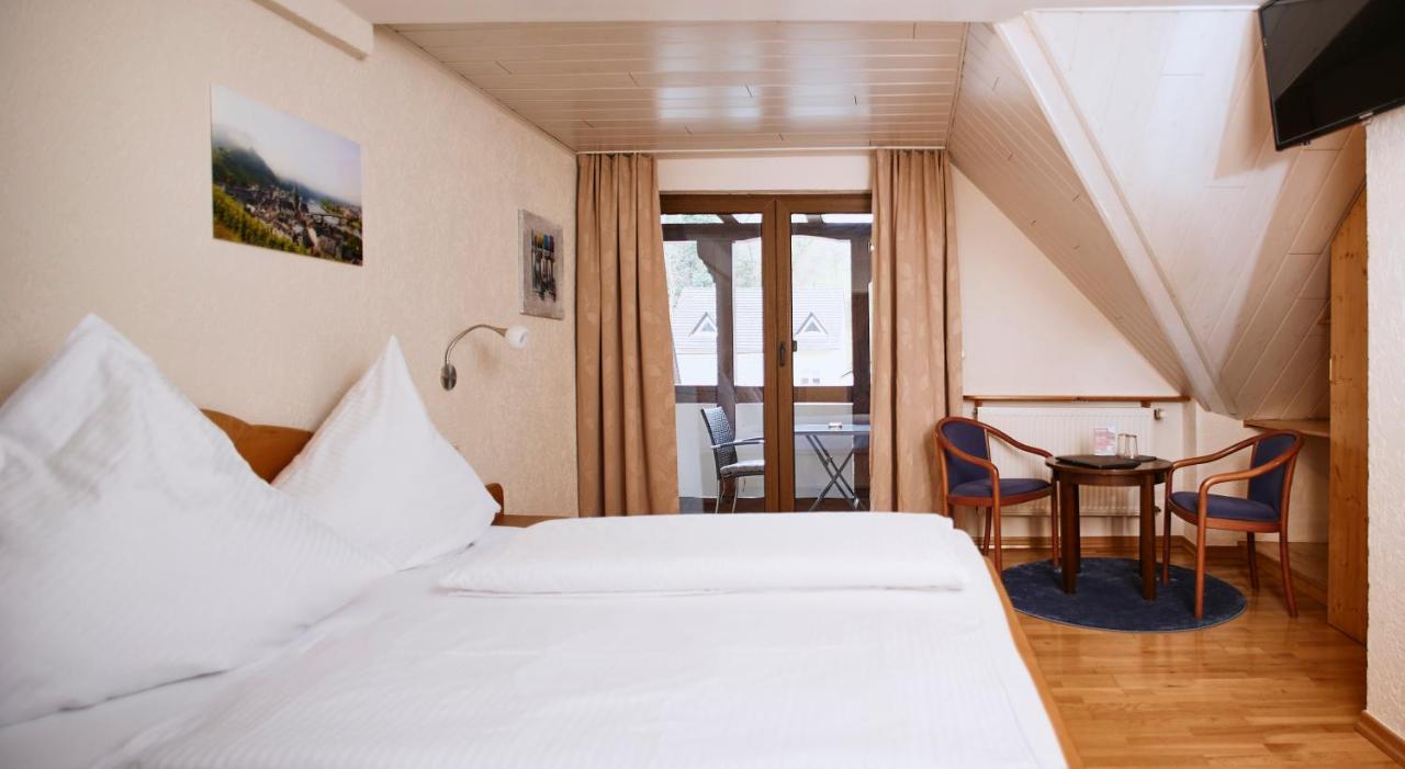 Weinhaus Lenz Hotel Briedern Exterior photo